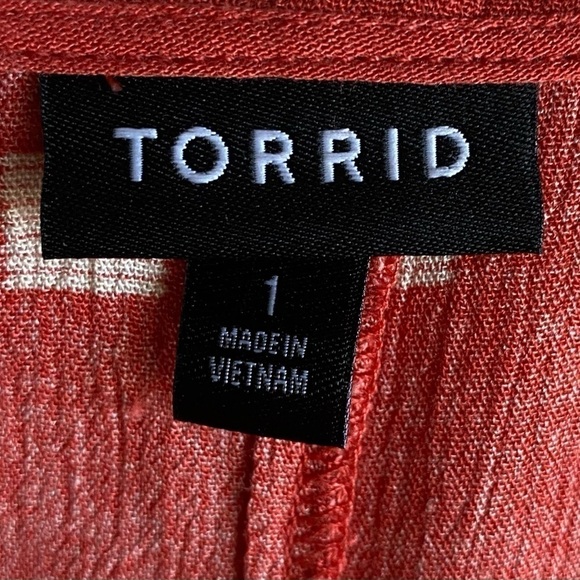 TORRID-FIT AND FLARE TOP-SIZE 1x - Picture 8 of 8